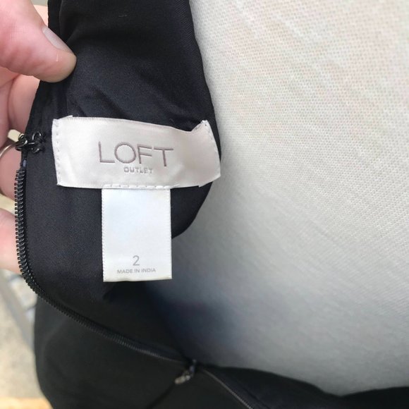 Ann Taylor Sleeveless Little Black Dress - Size 2 - Picture 5 of 5